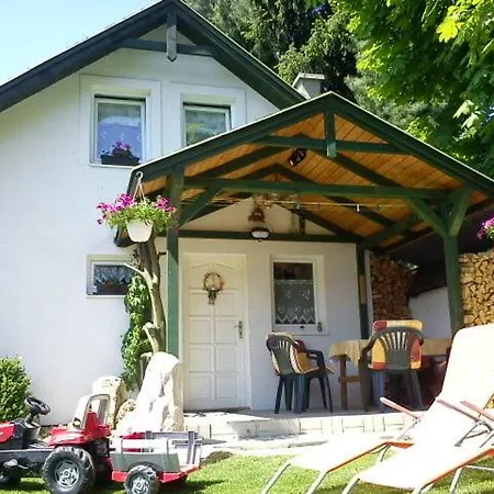 Chata Bešeňová Dovolenkový dom *